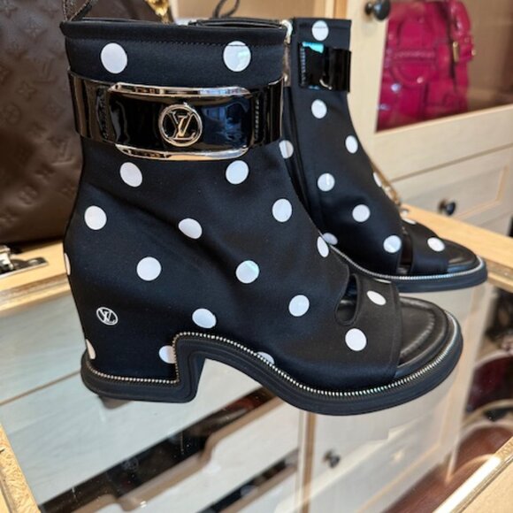LOUIS VUITTON SATIN SIZE 38 BLACK AND WHITE POLKA DOTS BOOTIES - Picture 2 of 7